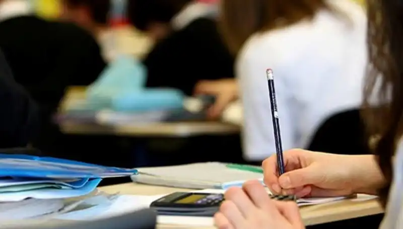 Üniversite Kontenjanlarında Düşüş: Gençlerin Eğitim Tercihleri Nasıl Şekilleniyor?