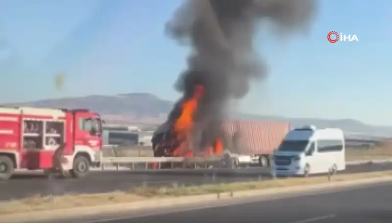 Ankara'da TIR Kazası: Alevler İçinde Kalan Araçta Yaşananlar