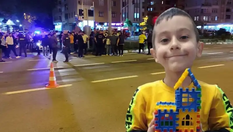 8 Yaşındaki Çocuğun Hayatı Kamyonet Kazasında Son Buldu