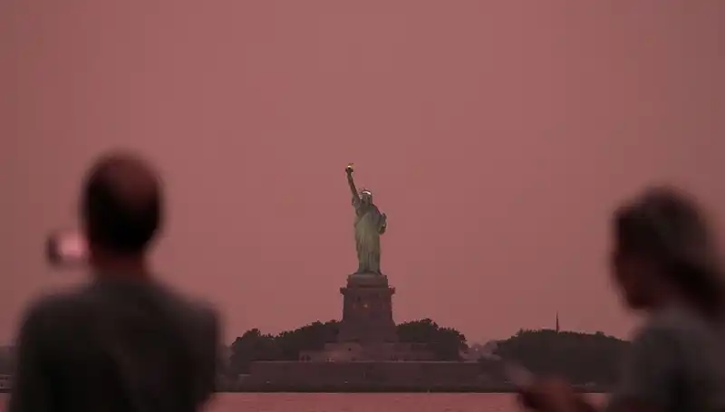 Kanada Orman Yangınları: New York'u Saran Duman Alarm Veriyor