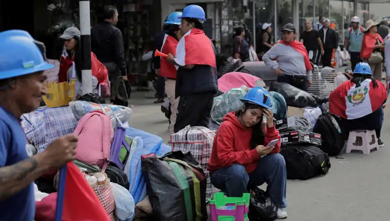 Peru'da Madenciler Sokaklara Döküldü: Grev Yasağına Tepkiler Büyüyor