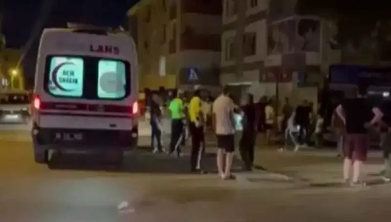 Alkollü Sürücü Tartıştığı Yayaları Kamyonetle Ezerek Korkunç Bir Olay Yaratı