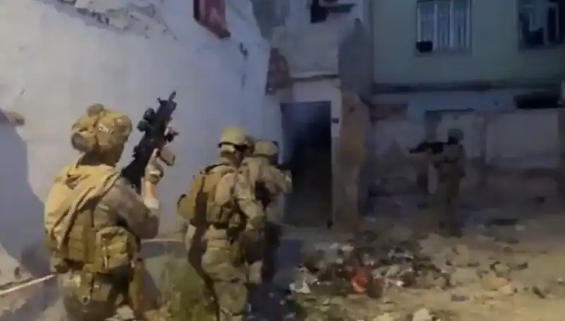 Türkiye'de Dev Uyuşturucu Operasyonu: 2 Bin 311 Şüpheli Yakalandı!