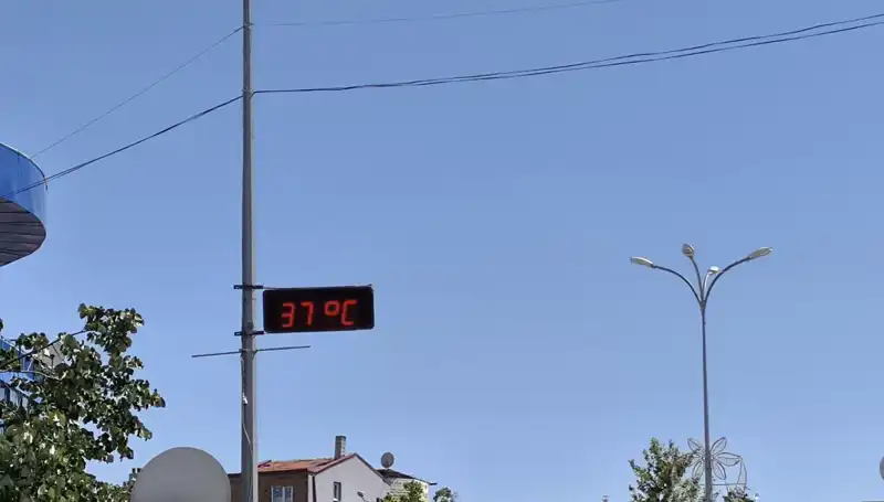 Sıcak Hava Dalgası: Bir İlçede Termometreler 38 Dereceyi Geçti!