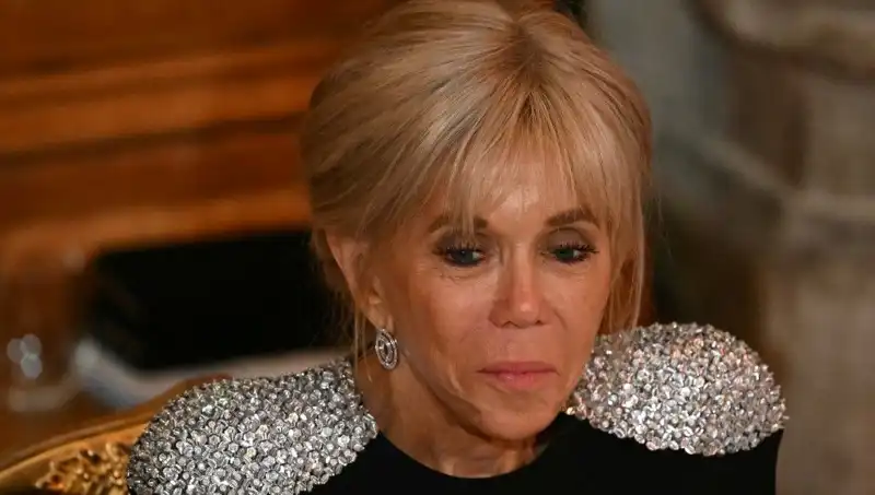 First Lady Davasında Şaşırtıcı Gelişme: "Erkek Olarak Doğdu" İddialarına Beraat Kararı!