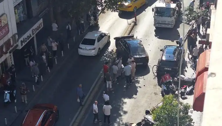 İranlı Sürücünün Kontrolden Çıkan Aracı, Şehirde Korku Dolu Anlar Yaşattı
