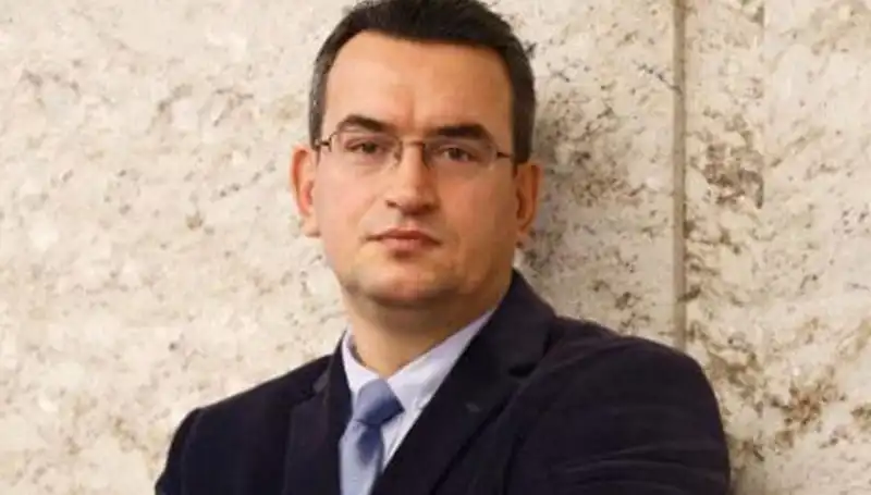 Metin Gürcan Kimdir? DEVA Partisi Kurucu Üyesinin Hayatı
