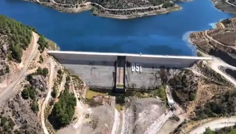 Çeşme'de Su Problemi Sonunda Çözüldü: Kesintiler Bitiyor!