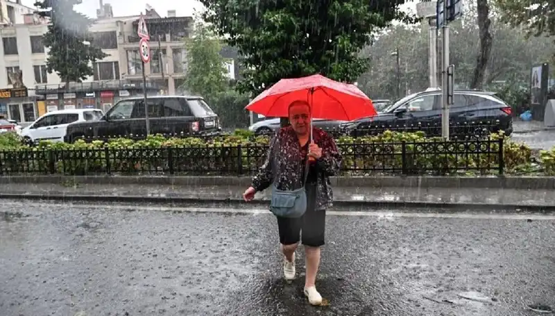 Türkiye’nin Dört Bir Yanında Sarı Kodlu Yağış Uyarısı: Hazırlıklı Olun!