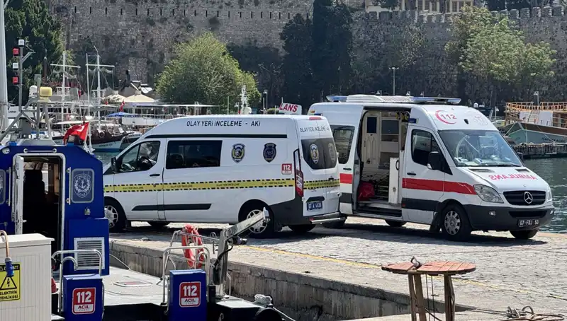 Antalya'da Denizde Bulunan Erkek Cesedi, Gizemini Koruyor