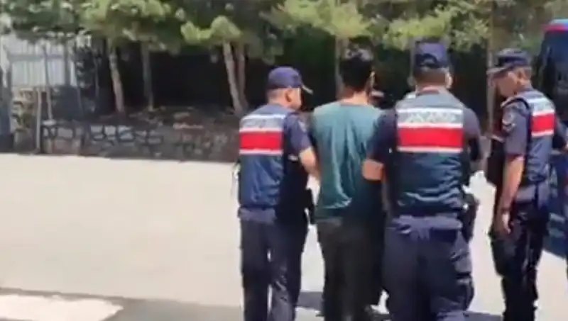 DAEŞ’e Yönelik Dev Operasyon: 14 İlde 26 Gözaltı!