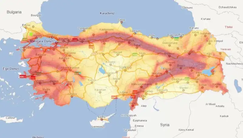 Türkiye’de Deprem Riski: 45 İl ve 110 İlçe Fay Hattı Üzerinde Mi?