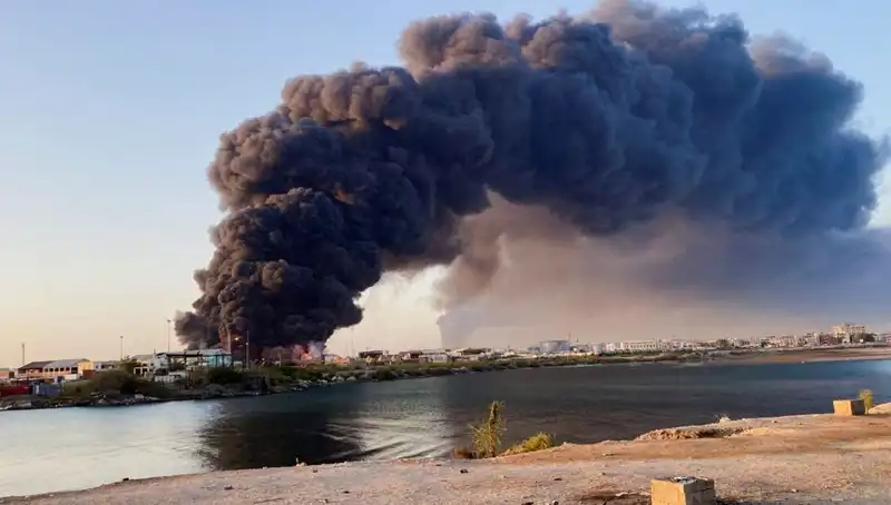 Port Sudan'da Şok Patlamalar: Havalimanı ve Ordu Üssüne Saldırı Gerçekleşti!
