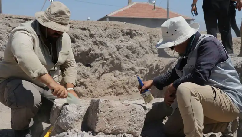 İç Anadolu'da Tarih Yeniden Yazılıyor: Yeni Mozaikler Bulundu!