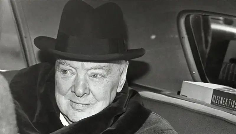 Churchill’in Bekar Evi Tarihi Dokusu ile 3,75 Milyon Sterline Satışta