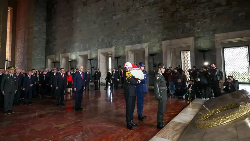 Anıtkabir’de Devlet Erkanının Tarihi Ziyareti: Anma Töreni ve Detaylar