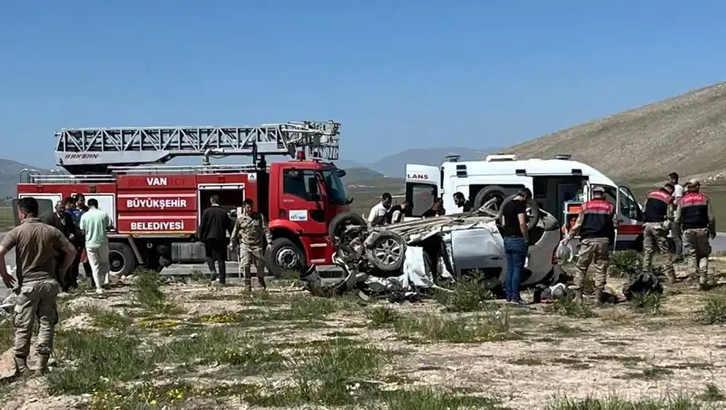 Van'da Trajik Kaza: 4 Kişi Hayatını Kaybetti, 2 Kişi Yaralandı