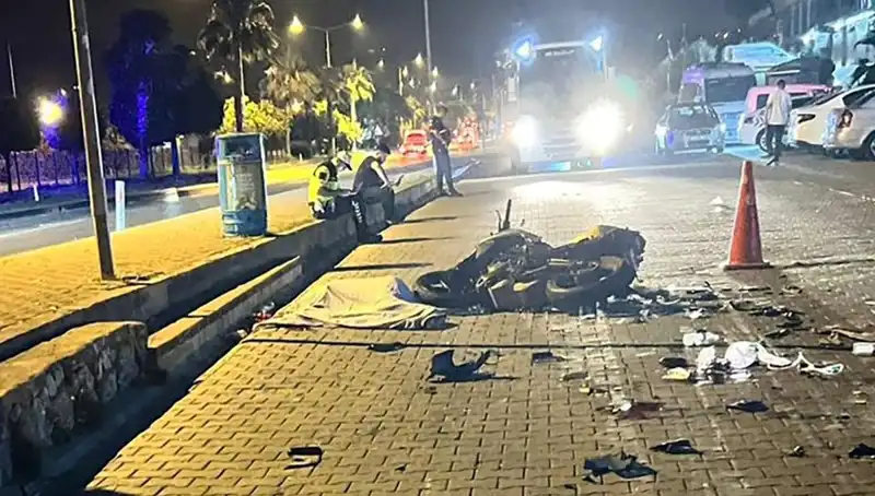 Alanya'da Feci Motosiklet Kazası: Can Kaybı ve Yaralılar!