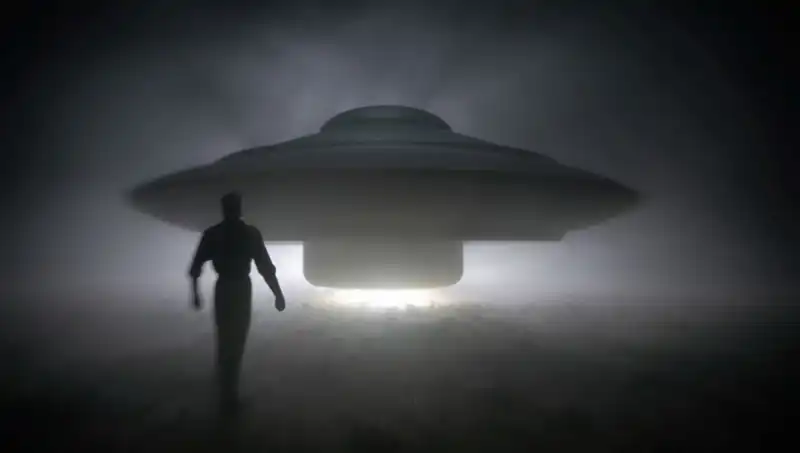 UFO Uzmanı Canan Korkmaz: "Uzaylılar Masum İnsanları Hedef Alıyor"